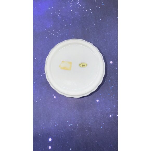 Vtg Christmas Trinket Box Floral Design Porcelain 3.5" Dia. Decor Gift Box - Picture 3 of 5